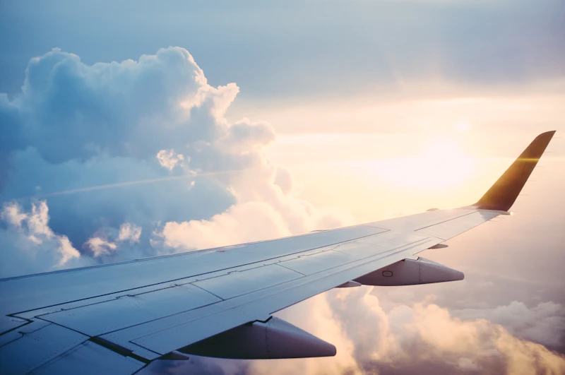 Study Abroad Guide: Your First 48 Hours Abroad: Airport Landing, Housing & Survival Checklist